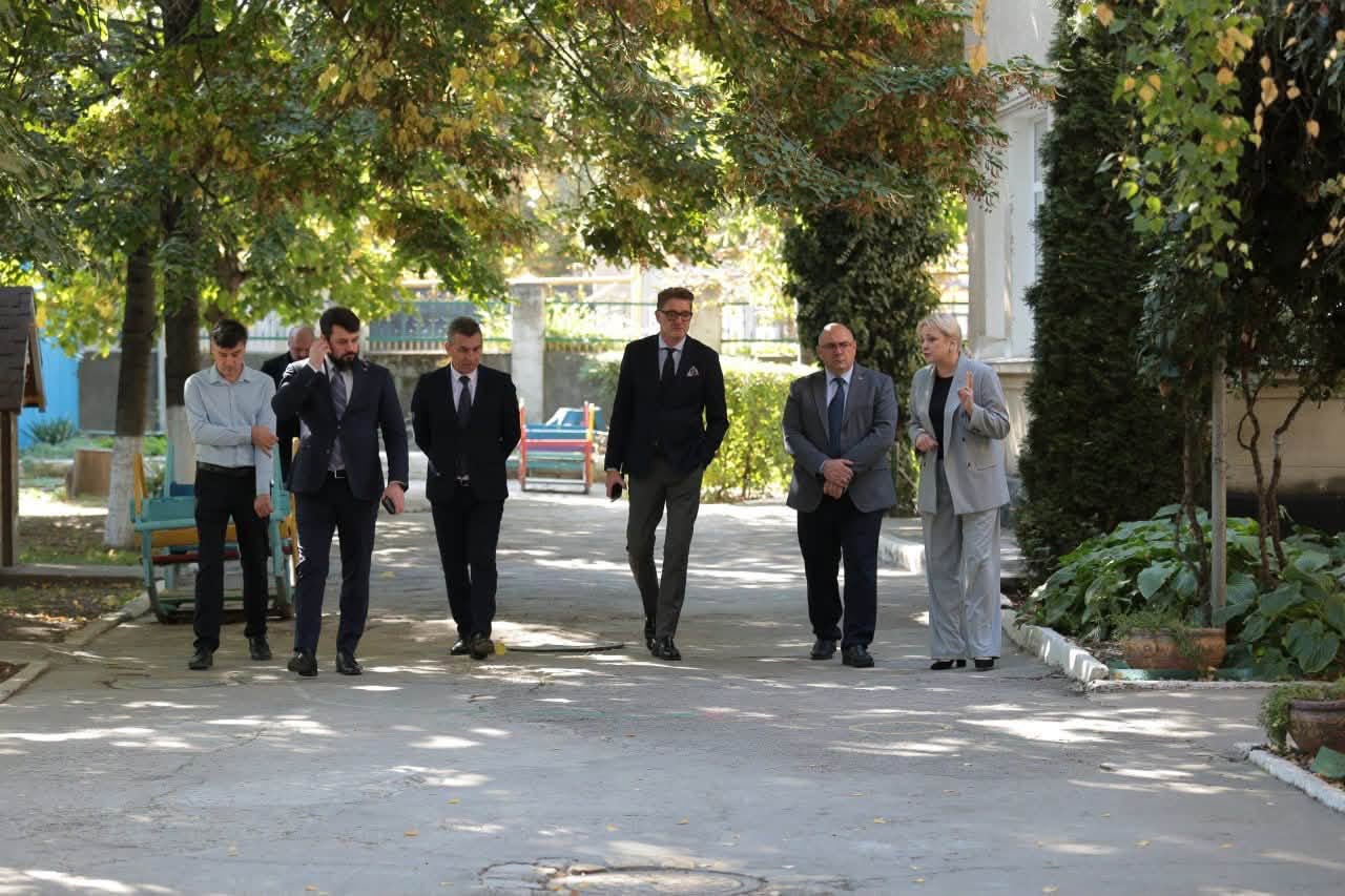Primarul de Bălți, Alexandr Petkov, a discutat cu Ambasadorul României proiecte de aprovizionare orașului cu apă